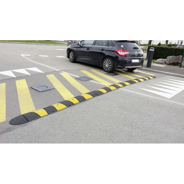 Retardér – kabelový přejezd 25 km/h, 20 t – 1830×300×55 mm, žluto-černá