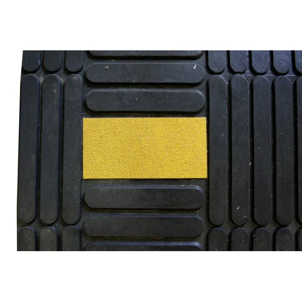 Retardér – kabelový přejezd 25 km/h, 40t – 900×500×50 mm, žluto-černá