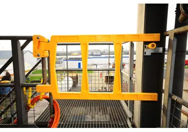 Samouzavírací bezpečnostní branka SafeGate – žlutá, 560 mm