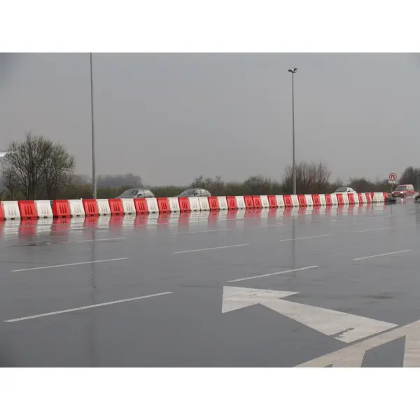 Silniční plastové svodidlo 80 – PE, bílá, 800×400×1160 mm