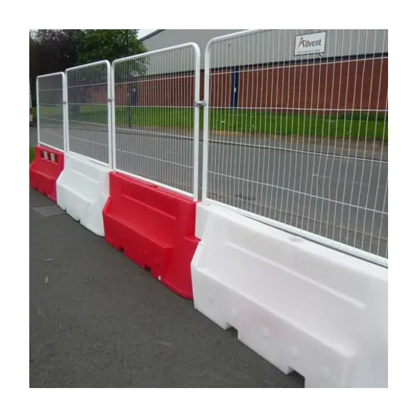 Silniční plastové svodidlo Nova Baufence – MDPE, červená, 800×520×2000 mm