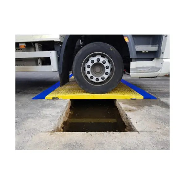 Silniční průjezdové desky SMC, nosnost 44 t, koncový díl – 2300×700 mm