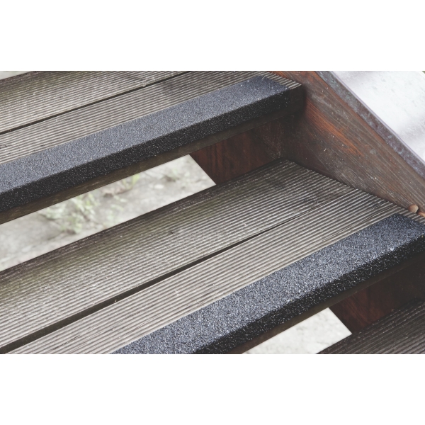 Sklolaminátový protiskluzový profil na hranu schodu GRP Premium – úzký, 70x800x30 mm, tl. 4,2 mm, černá