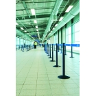 Sloupek QueueWay, černá – pár, samonavíjecí pásmo 2,3 m, modrá