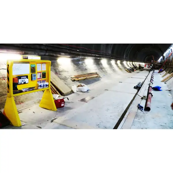 Volně stojící informační tabule InfoPoint, vyšší verze uspořádání