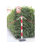 Zahrazovací sloupek Economic s hranatou podstavou, červeno-bílá