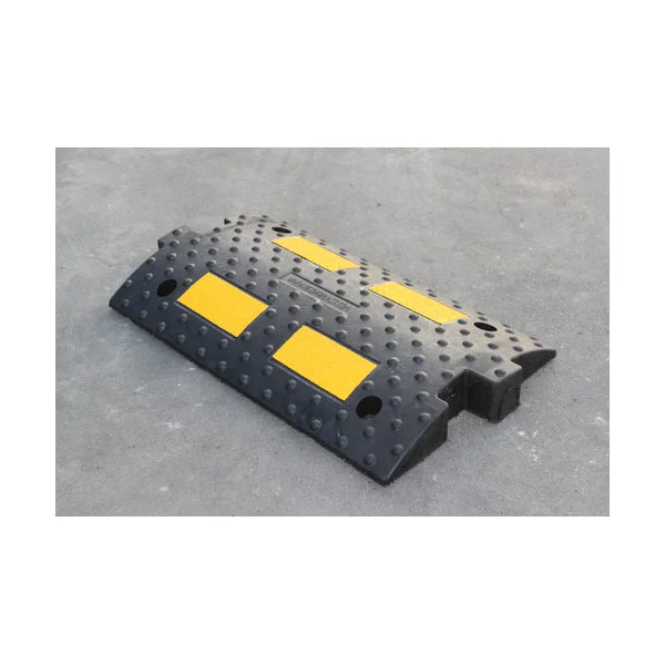 Zpomalovací práh, retardér s reflexními pruhy LP300, průběžný díl – 500×300×55,6 mm, černo-žlutá
