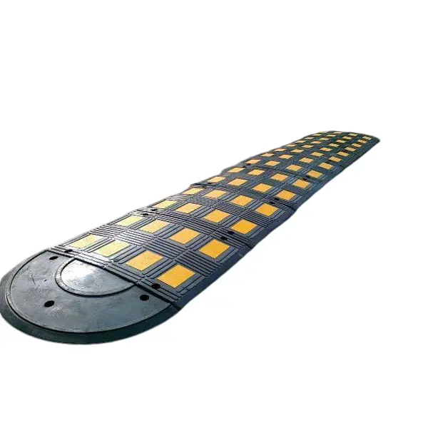 Zpomalovací práh, retardér s reflexními pruhy LP650, koncový díl – 315×650×55 mm, černo-žlutá