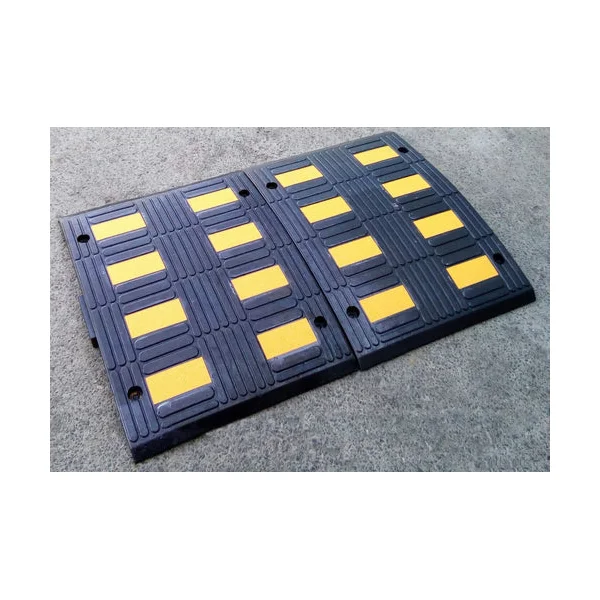 Zpomalovací práh, retardér s reflexními pruhy LP650, průběžný díl – 500×650×55 mm, černo-žlutá
